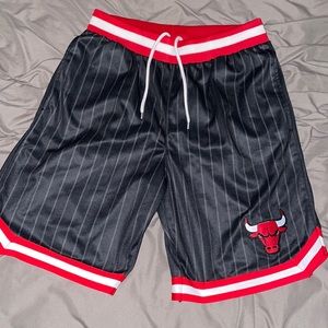 Bulls basket ball shorts size large